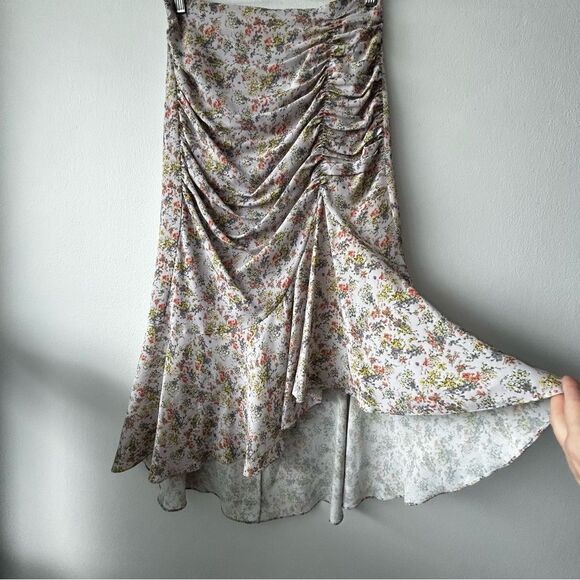 Alice + Olivia Light Gray Midi Skirt - Picture 4 of 11